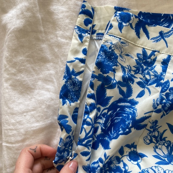 NWOT Floral Blue and White Women's Jumpsuit - Picture 6 of 7